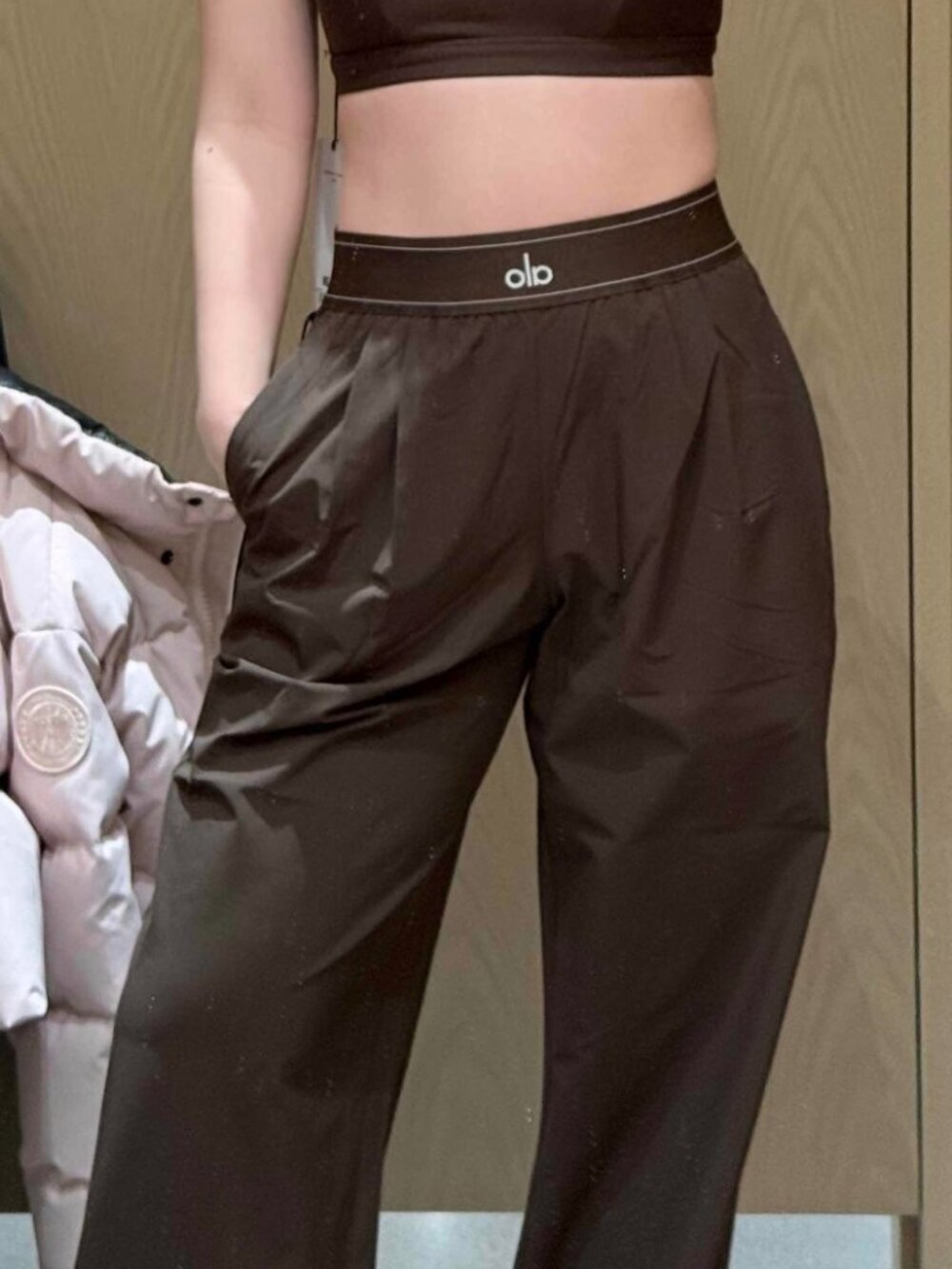 ALO Yoga Espresso/Coffee Brown Regular 30" Inseam Pants NWT✨💞 - Picture 5 of 7
